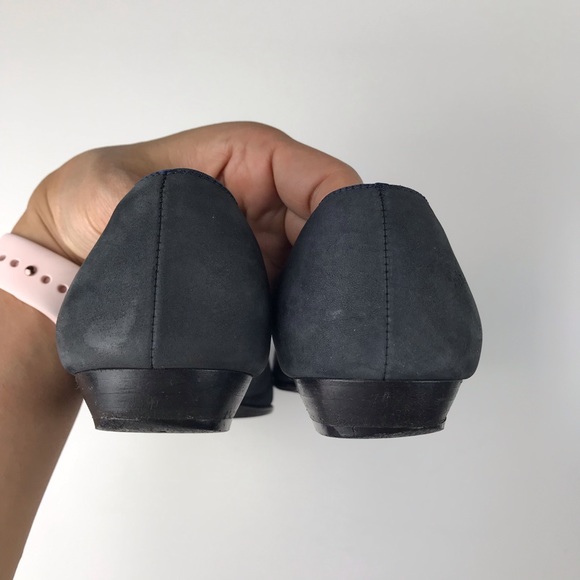 Ferragamo Classic Navy Bow Suede Flats - Picture 7 of 8